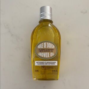 L'Occitane Almond Shower Oil - new